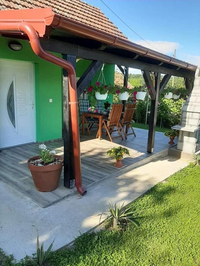 Ruralna Kuca Za Odmor Viktorija Villa Caglin Luaran gambar