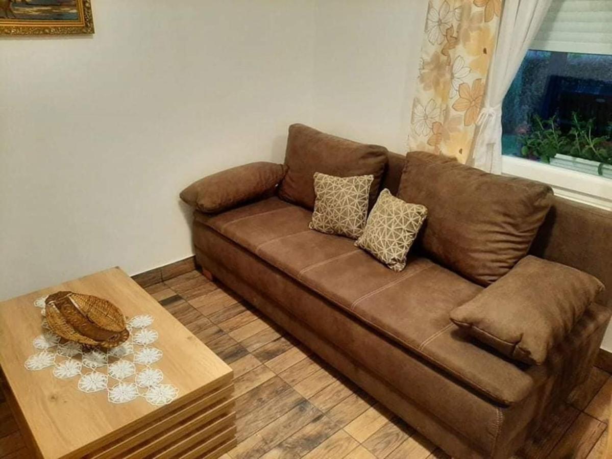 Ruralna Kuca Za Odmor Viktorija Villa Caglin Luaran gambar