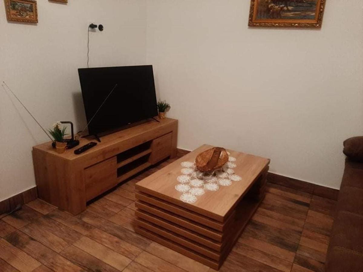 Ruralna Kuca Za Odmor Viktorija Villa Caglin Luaran gambar